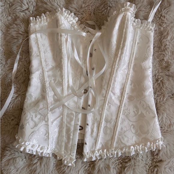 Tops - Elegant White Corset Top
